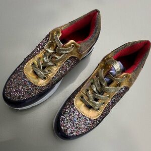 Madden Girl Women’s Haazy Sneakers Size 10